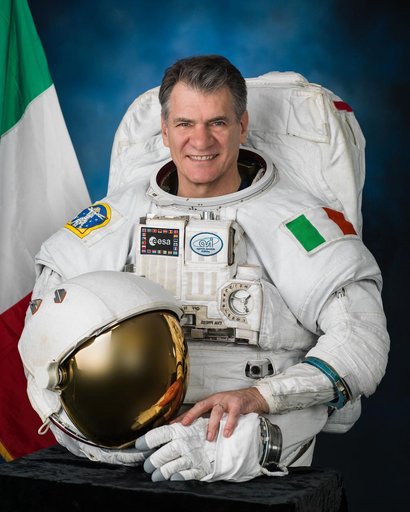 Paolo Nespoli Individual EMU Suit Photo - Proofs.Photo Date: January 12, 2016.  Location: Building 8, Room 183 - Photo Studio.  Photographer: Robert Markowitz