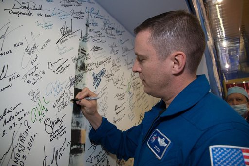 jsc2017e043852