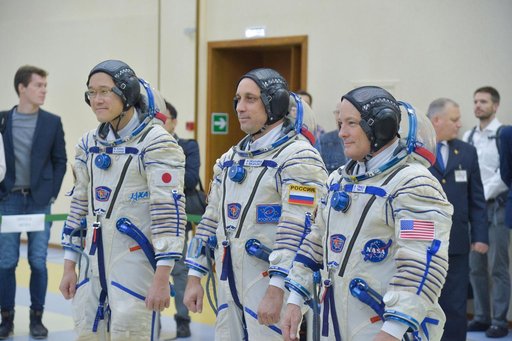 jsc2017e135199 - At the Gagarin Cosmonaut Training Center in Star City, Russia, Expedition 54-55 prime crewmembers Norishige Kanai of the Japan Aerospace Exploration Agency (JAXA, left), Anton Shkaplerov of the Russian Federal Space Agency (Roscosmos, cen