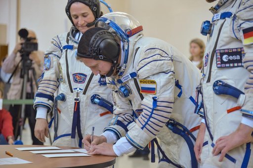 jsc2018e044090