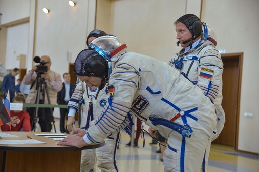 jsc2018e044092