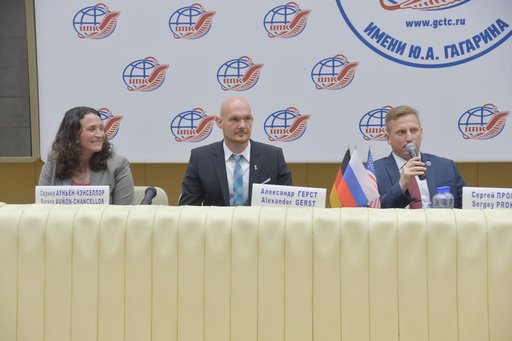 jsc2018e048495