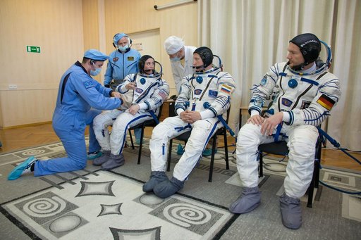 jsc2018e049995