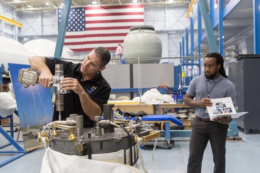 CCP Astronauts - ISS EVA HI-FI Hardware 2/3 Training