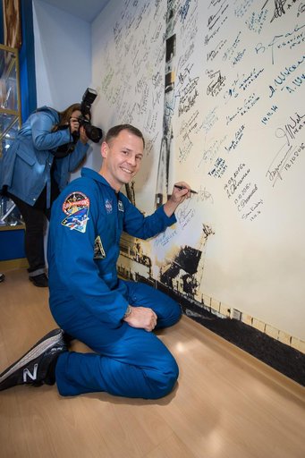 jsc2018e086416