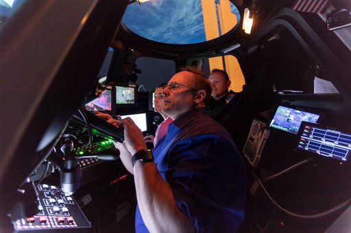 Commercial Crew Program Astronaut Training - Mike Fincke, Nicole