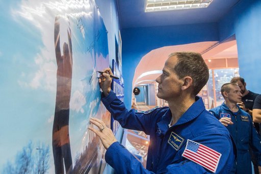 jsc2019e038394