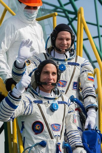 Expedition 63 Crew Waves Farewell