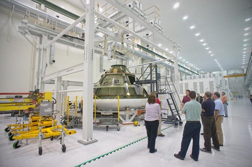 Langley Research Center SPLASH team examines the Orion Ground Te