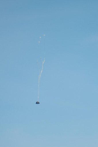 Orion returns to Earth after a succesfull flight