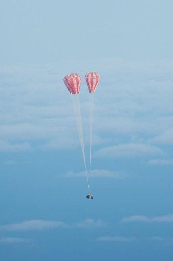 Orion returns to Earth after a succesfull flight