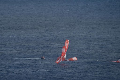 Orion returns to Earth after a succesfull flight