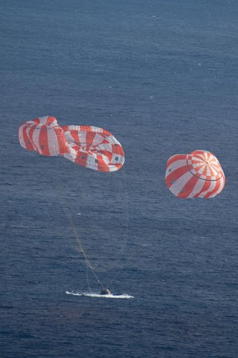 Orion returns to Earth after a succesfull flight