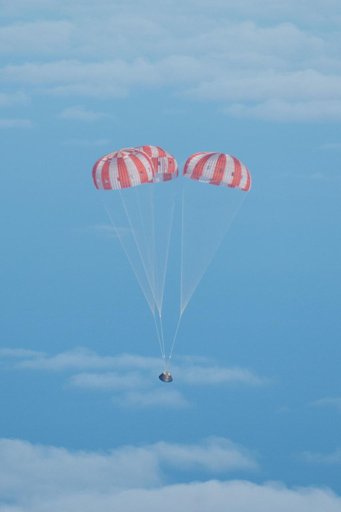 Orion returns to Earth after a succesfull flight