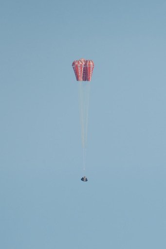 Orion returns to Earth after a succesful flight