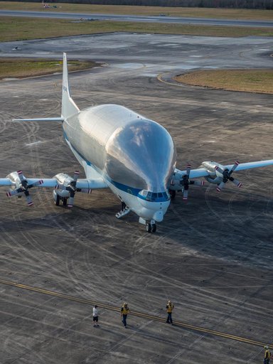 Super Guppy Arrives in New Orleans