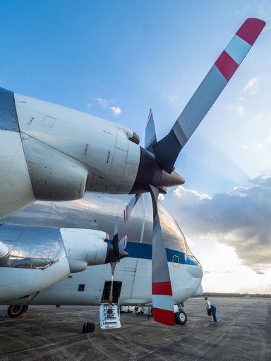 Super Guppy Arrives in New Orleans