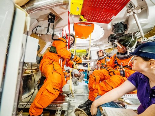 Orion docking hatch evaluation