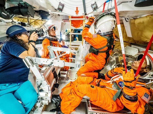 Orion docking hatch evaluation