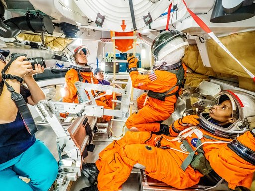 Orion docking hatch evaluation