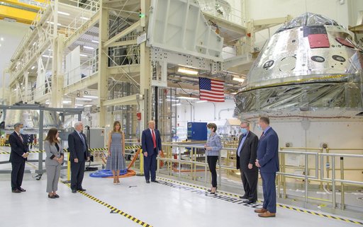 POTUS views Artemis I Orion