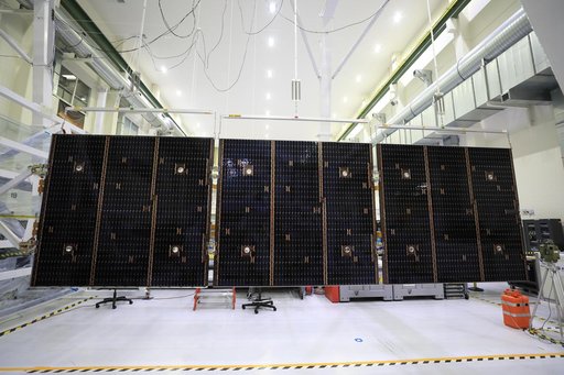 Orion solar wings for Artemis I