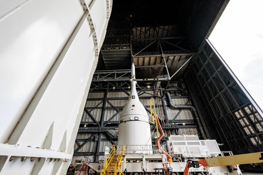 Orion arrives at the VAB