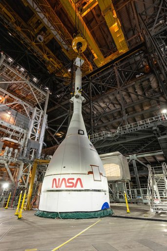 Artemis I Orion / SLS stack complete