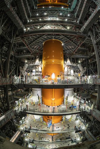 Artemis I Orion / SLS stack complete