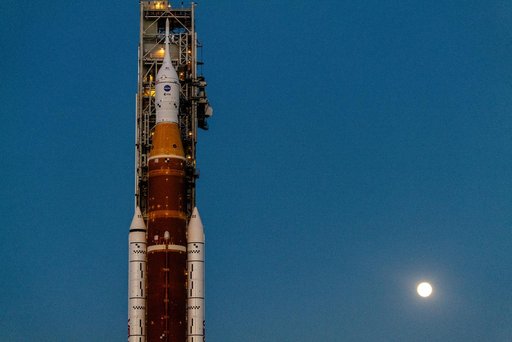 Artemis I stack rolls out to the launch pad