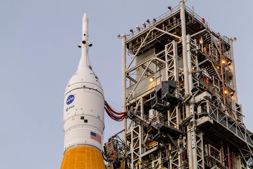 Artemis I stack rolls out to the launch pad