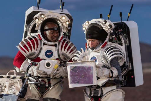 Andre Douglas and Kate Rubins - JETT 5 - jsc2024e035648