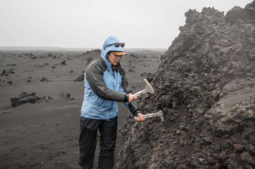 Artemis II Crew geology training in Iceland - jsc2024e055200