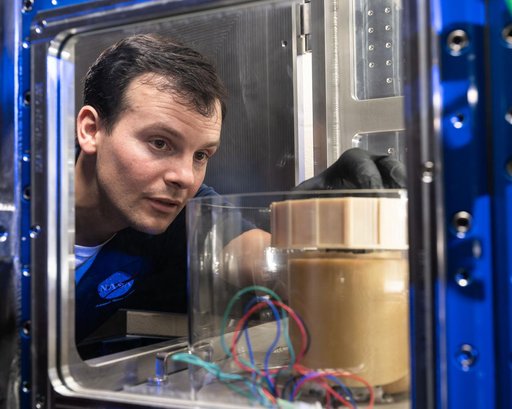 jsc2024e063104 -- Advanced Modeling Enhances Gateway’s Lunar Dust Defense