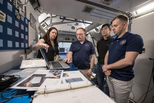 NASA’s SpaceX Crew-11 members train for their International Space Station mission