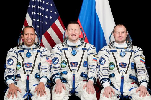 Soyuz MS-28 crew members pose for a portrait at the Gagarin Cosmonaut Training Center