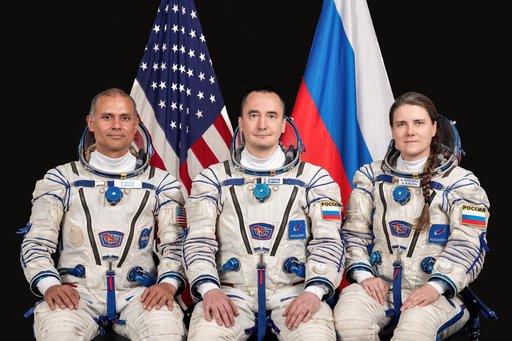 Soyuz MS-28 backup crew members pose for a portrait at the Gagarin Cosmonaut Training Center