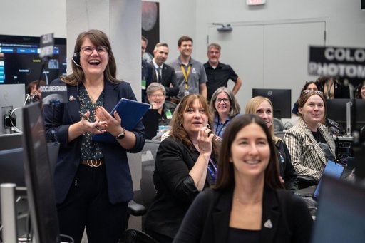 Artemis lunar science team celebrates during flyby -- jsc2026e020756