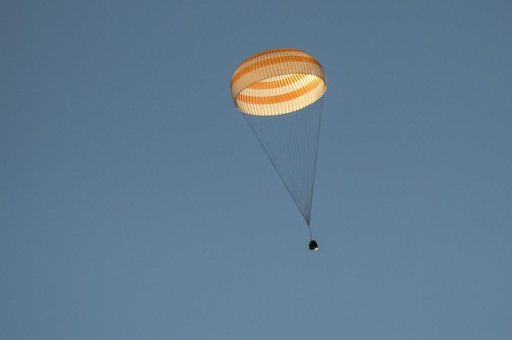 Expedition 48 Soyuz TMA-20M Landing