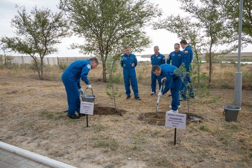 Expedition 49 Preflight