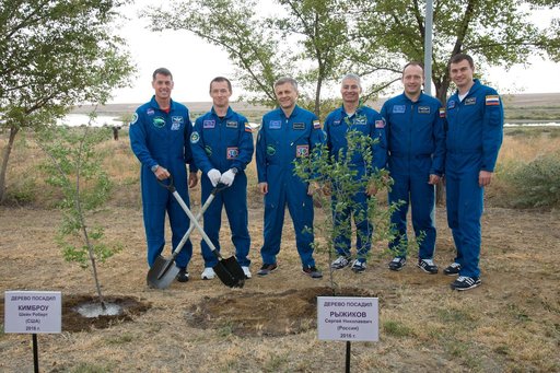 Expedition 49 Preflight