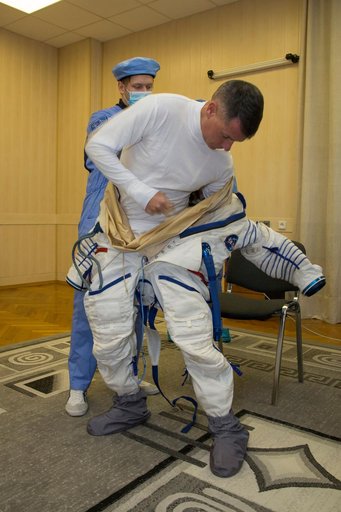Expedition 49 Preflight
