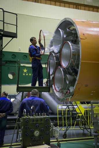 Expedition 49 Soyuz Assembly