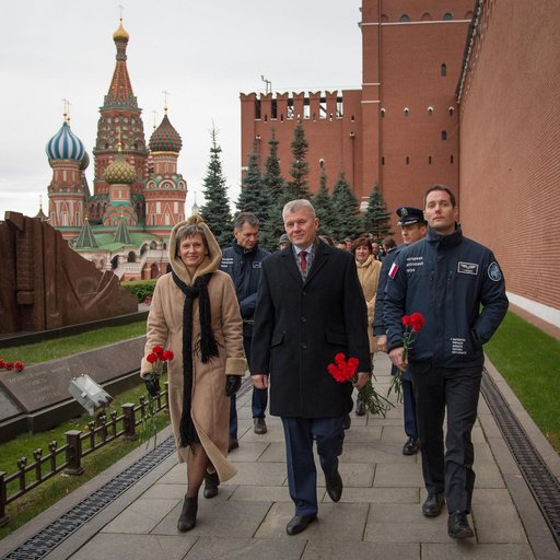 Expedition 50 Red Square Visit