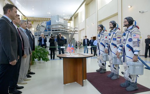 Expedition 52 Qualification Exams