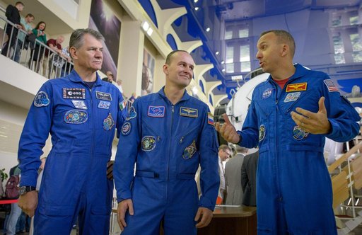 Expedition 52 Qualification Exams