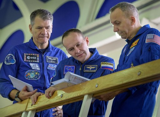 Expedition 52 Qualification Exams