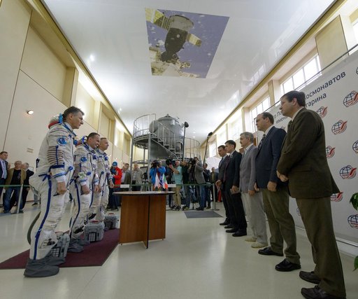 Expedition 52 Qualification Exams