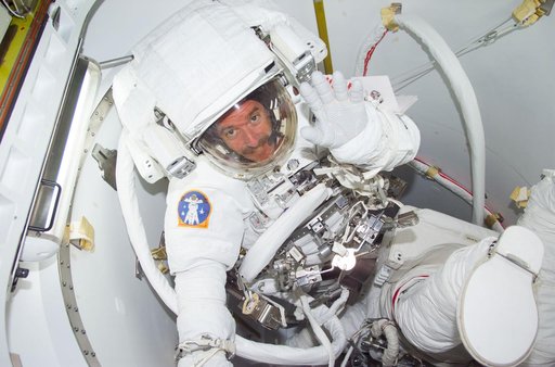 MS Reilly and Gernhardt preparing for third EVA