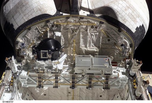 Close-up view of Discovery aft payload bay